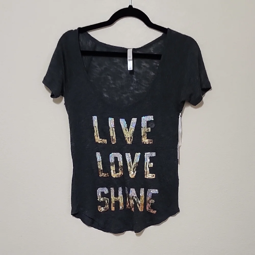 Aeropostale Black Fitted T-Shirt with Sequin Graphic - Picture 1 of 8